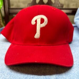 Phillies Baseball Cap with White Logo and battery operated lights on logo.